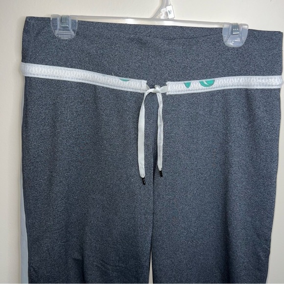 Lululemon RARE Relaxed Fit Wide Leg Cropped Pants Size 8 - Picture 5 of 12